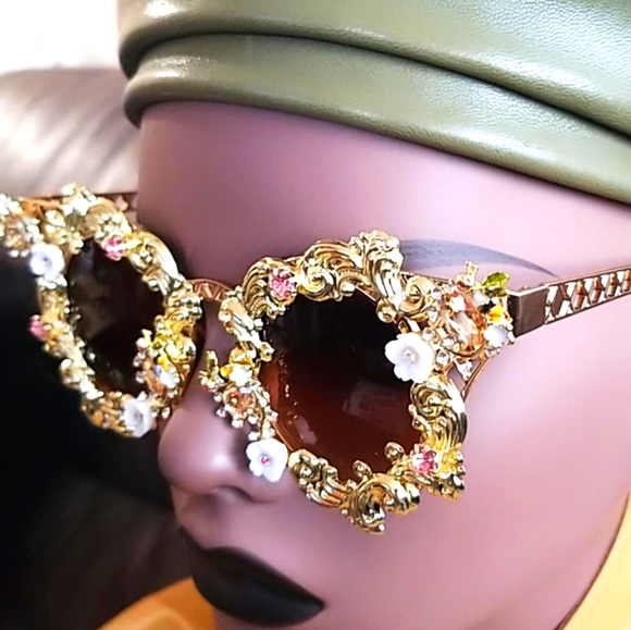 NEW COUTURE SUNNIES - Picture 1 of 4